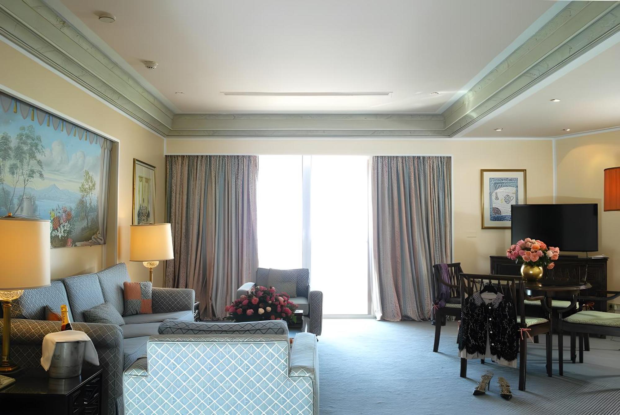 Hotel Al Bustan Beit Mery Екстериор снимка