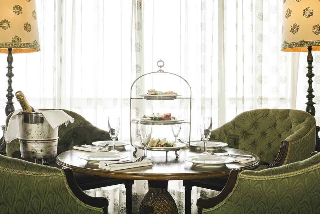 Hotel Al Bustan Beit Mery Екстериор снимка