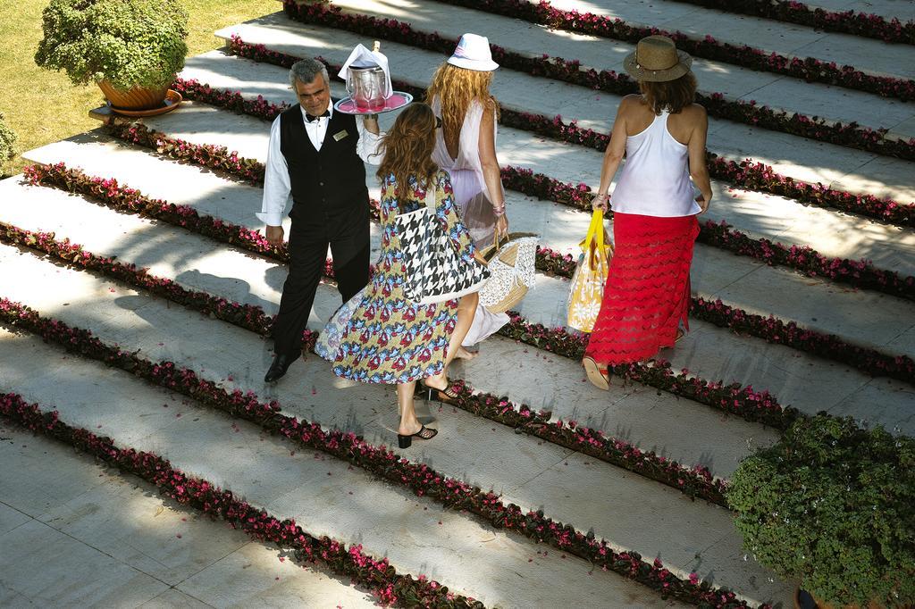 Hotel Al Bustan Beit Mery Екстериор снимка