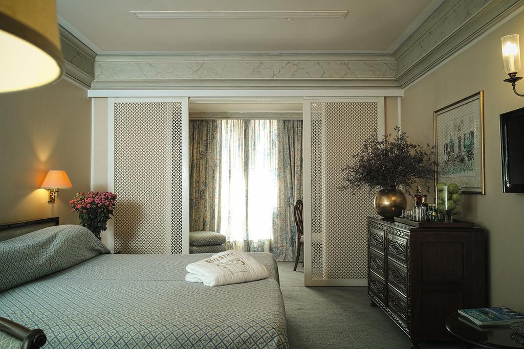 Hotel Al Bustan Beit Mery Екстериор снимка