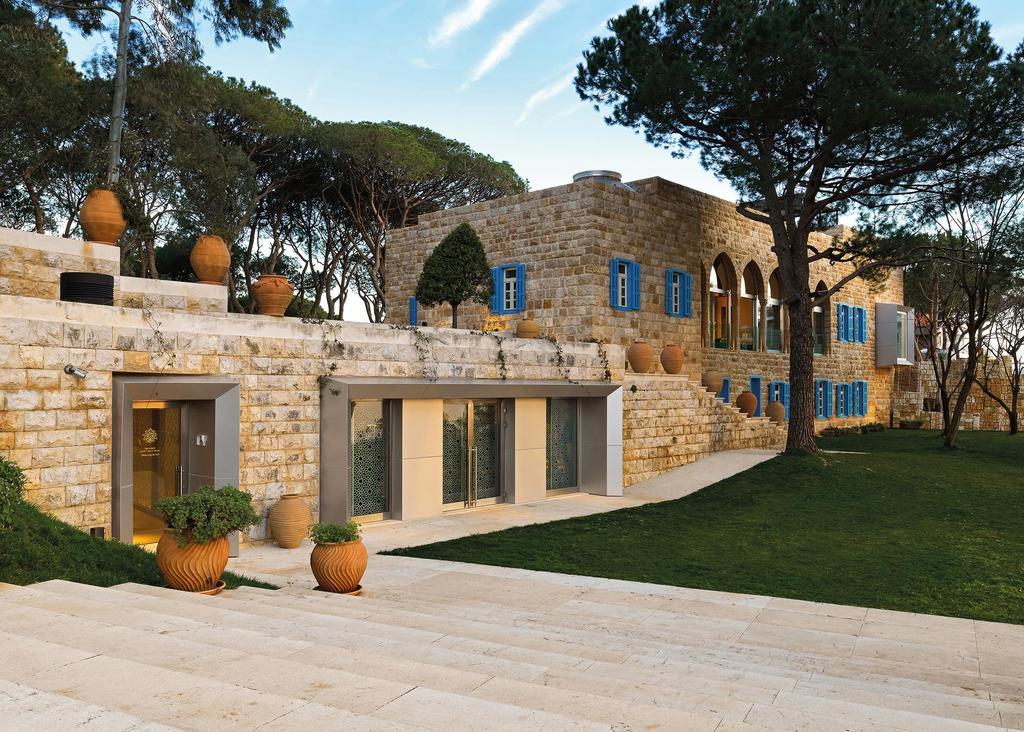 Hotel Al Bustan Beit Mery Екстериор снимка