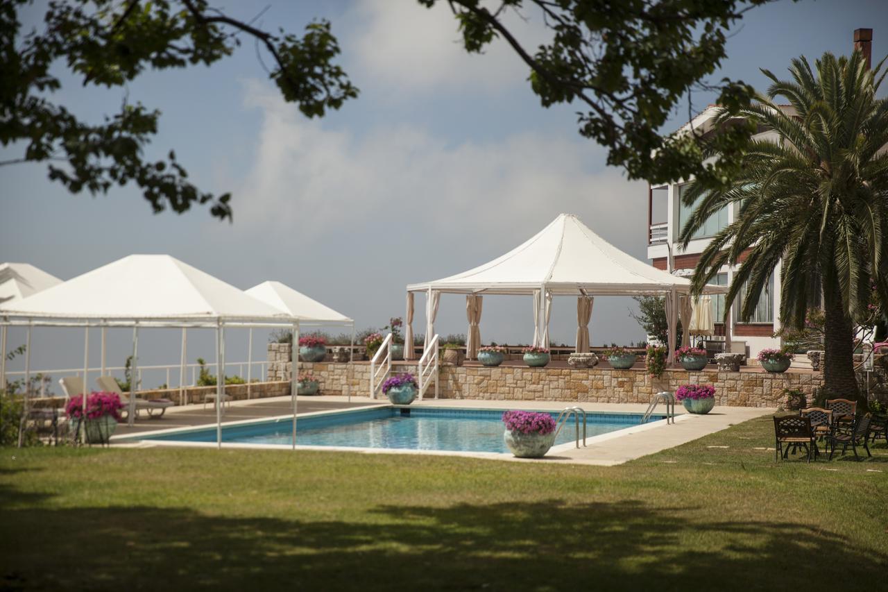 Hotel Al Bustan Beit Mery Екстериор снимка