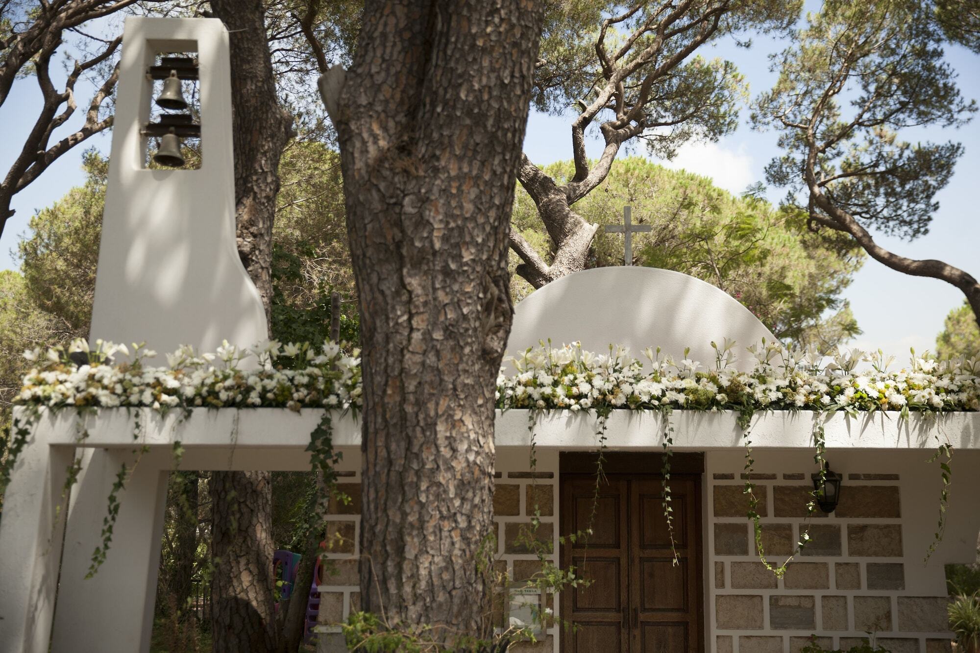Hotel Al Bustan Beit Mery Екстериор снимка