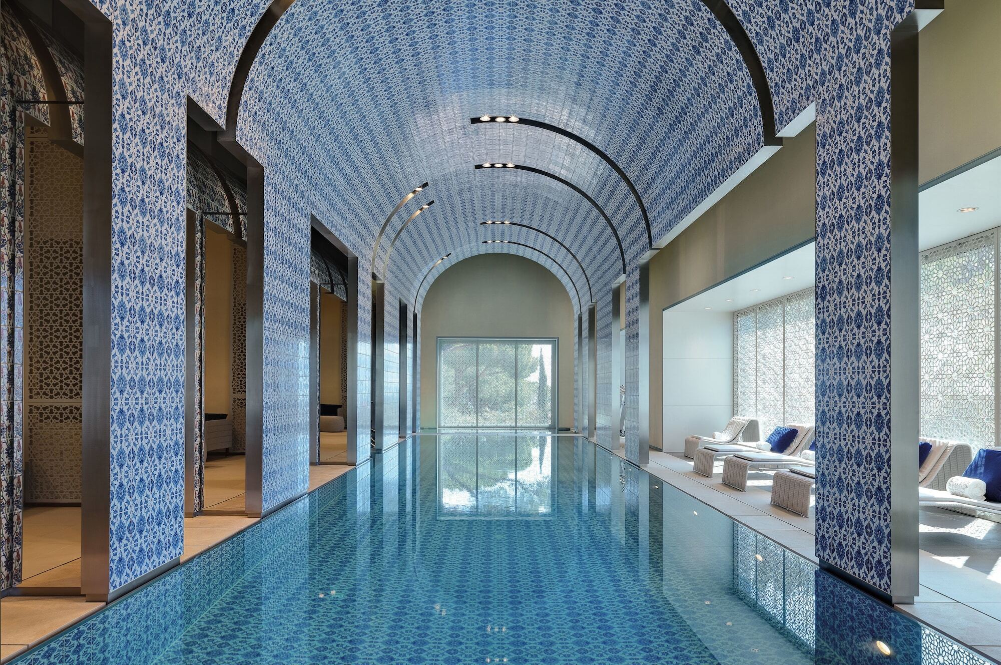 Hotel Al Bustan Beit Mery Екстериор снимка