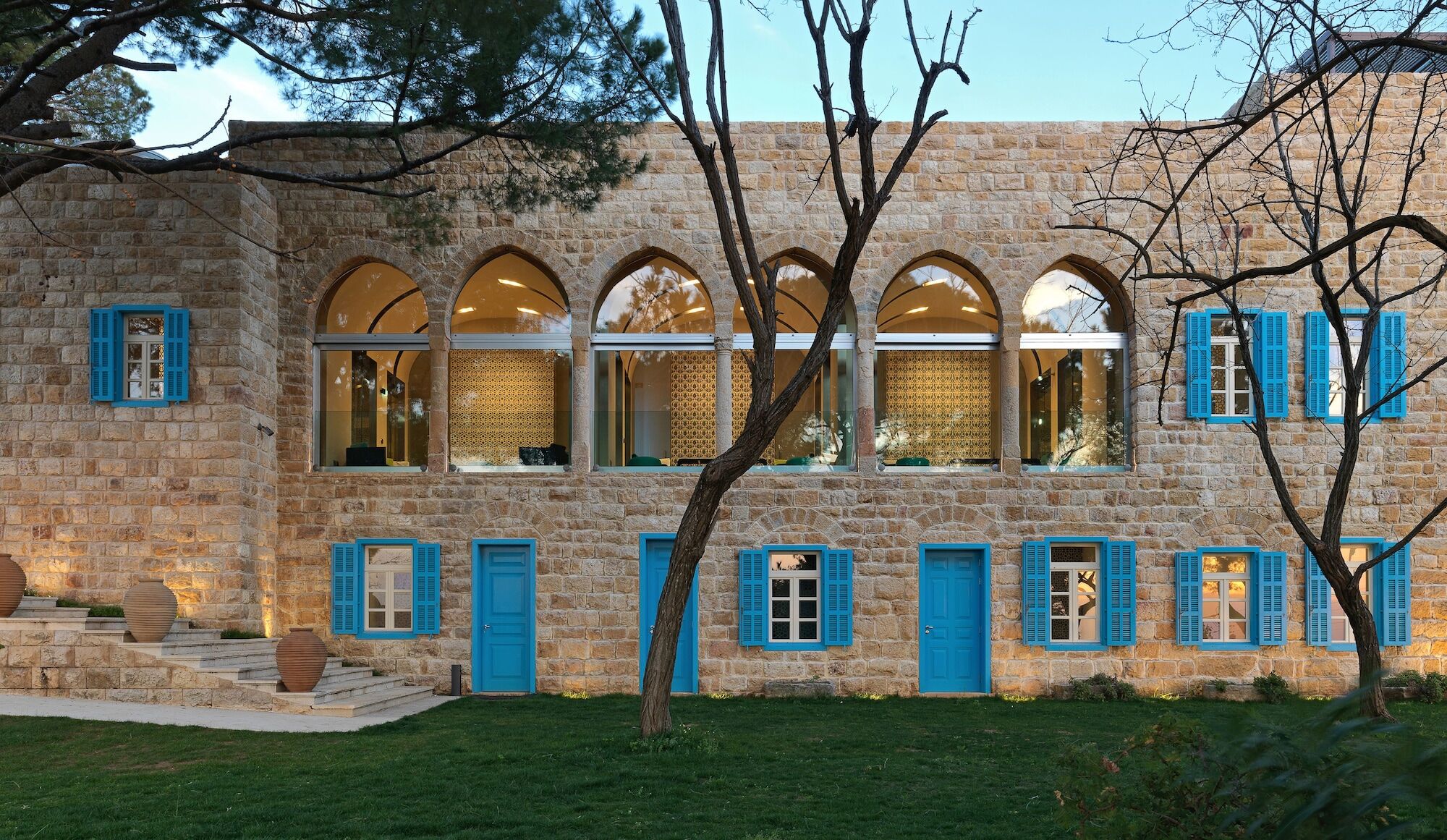 Hotel Al Bustan Beit Mery Екстериор снимка